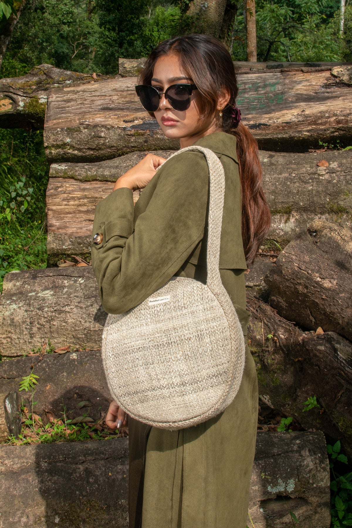 Handmade Hemp Shoulder Bag: Minimalist Handwoven Purse